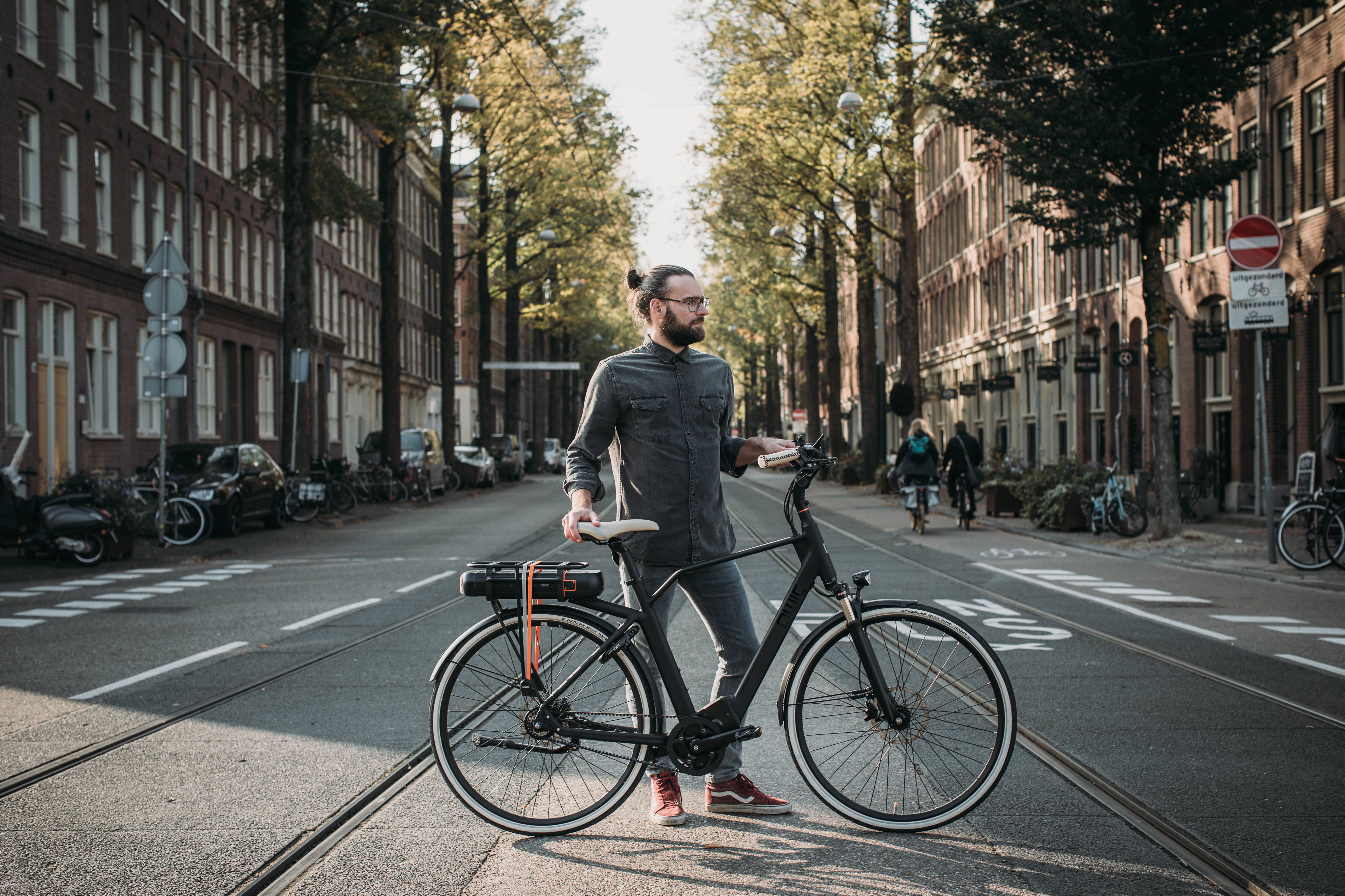 QWIC Premium MA8 Tour- Een echte blikvanger. In stijl op pad.